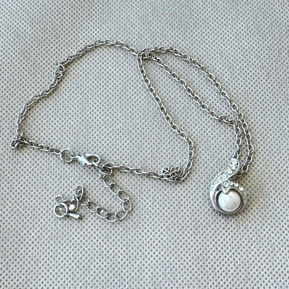 Cubic Zirconia Faux Pearl Pendant Silver Tone Chain Adjustable Length - Picture 3 of 3